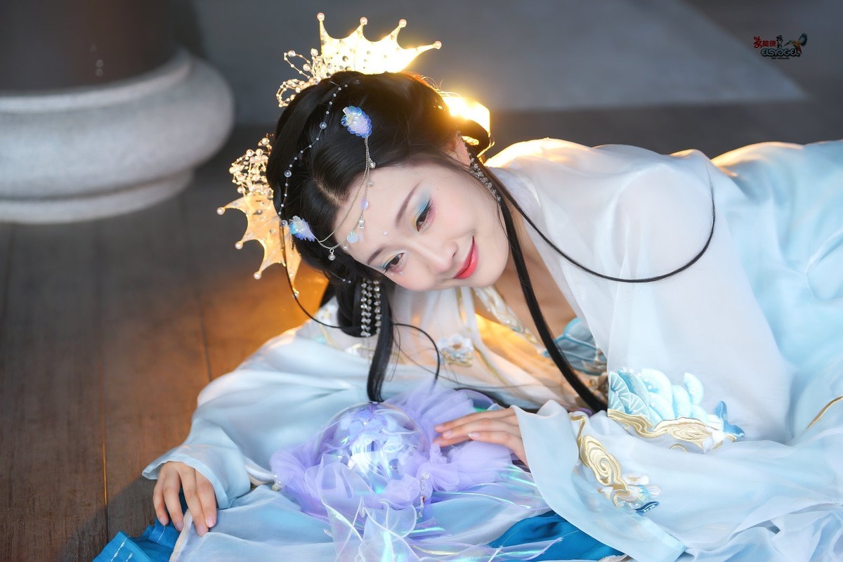 【梦幻人鱼美女】---银璐