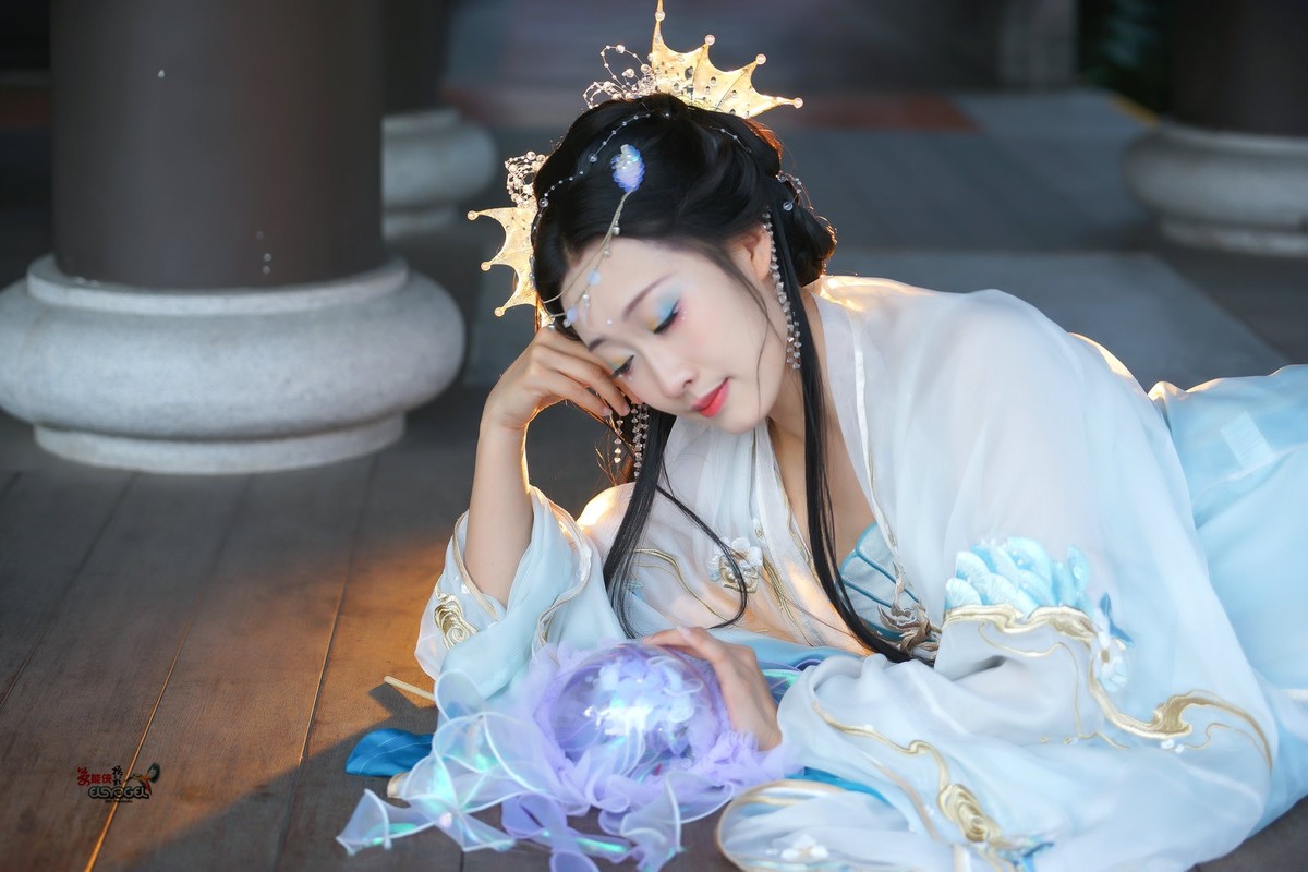 【梦幻人鱼美女】---银璐