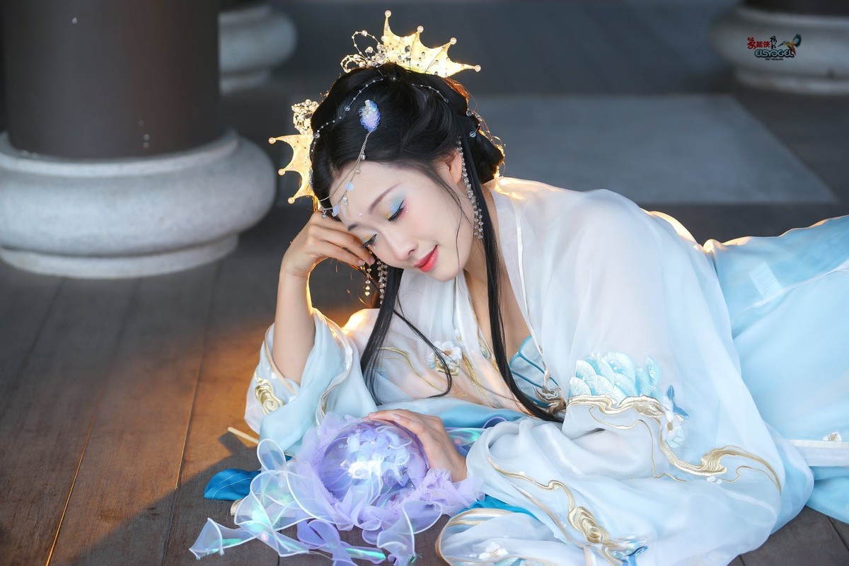 【梦幻人鱼美女】---银璐