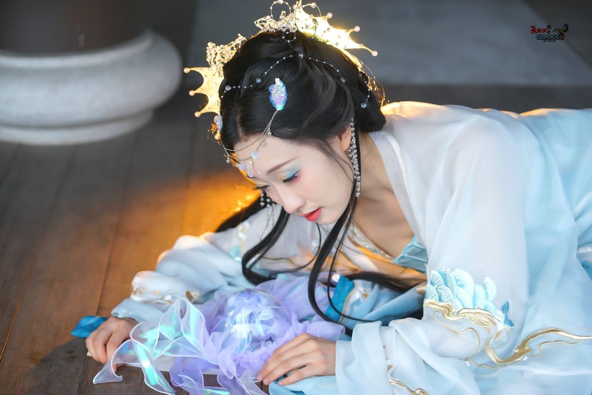 【梦幻人鱼美女】---银璐