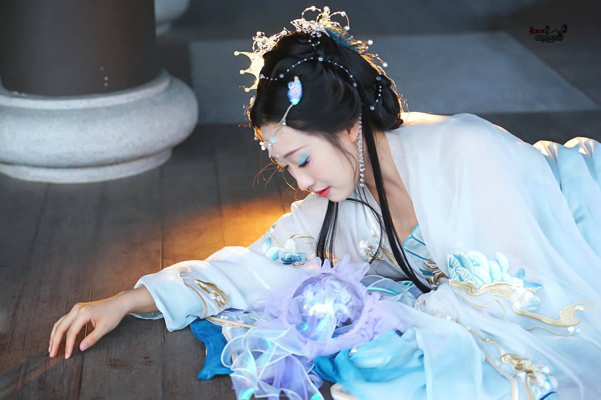 【梦幻人鱼美女】---银璐