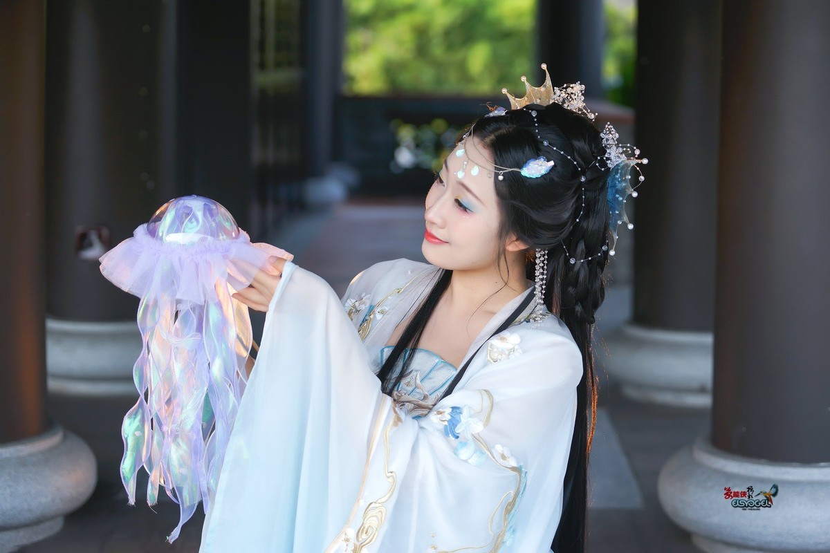 【梦幻人鱼美女】---银璐