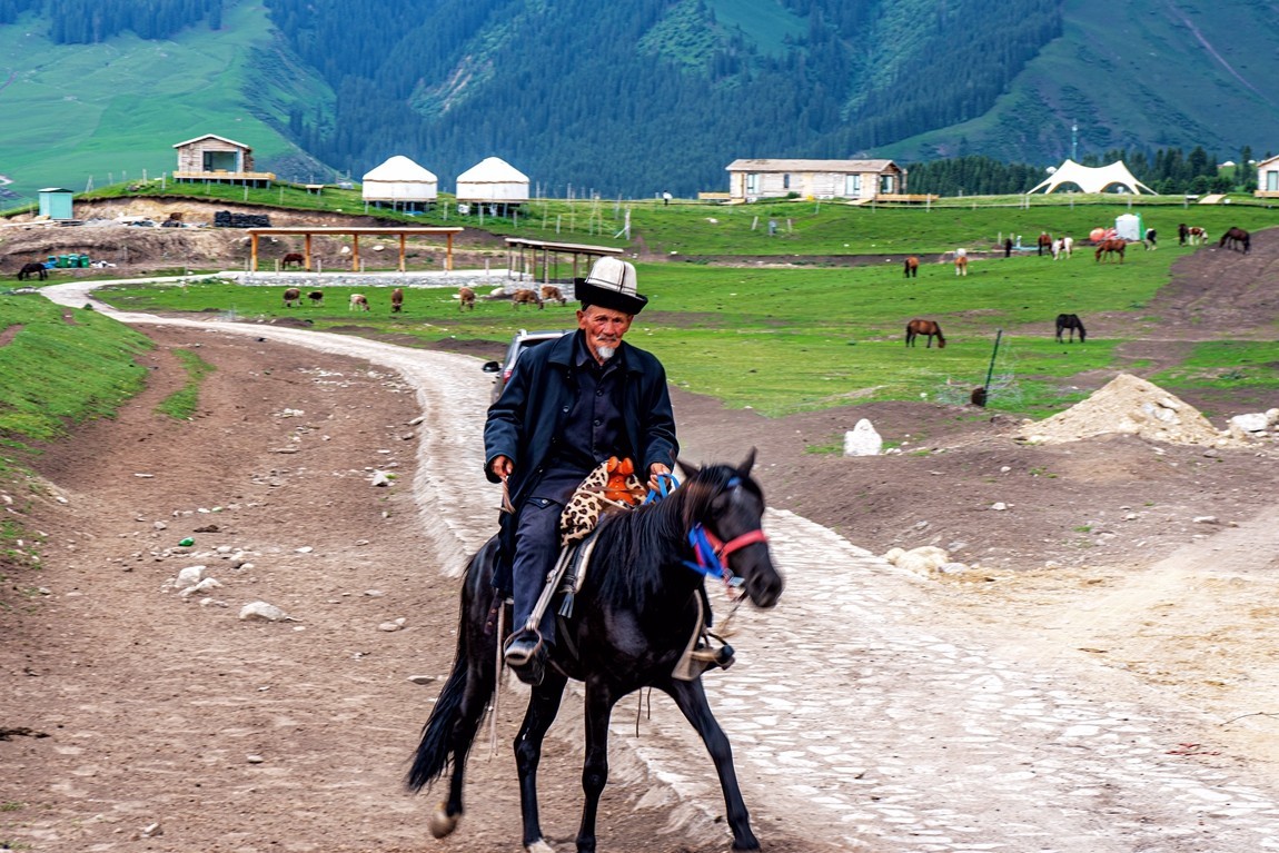 新疆行游--琼库什台返回特克斯县途中【2】
