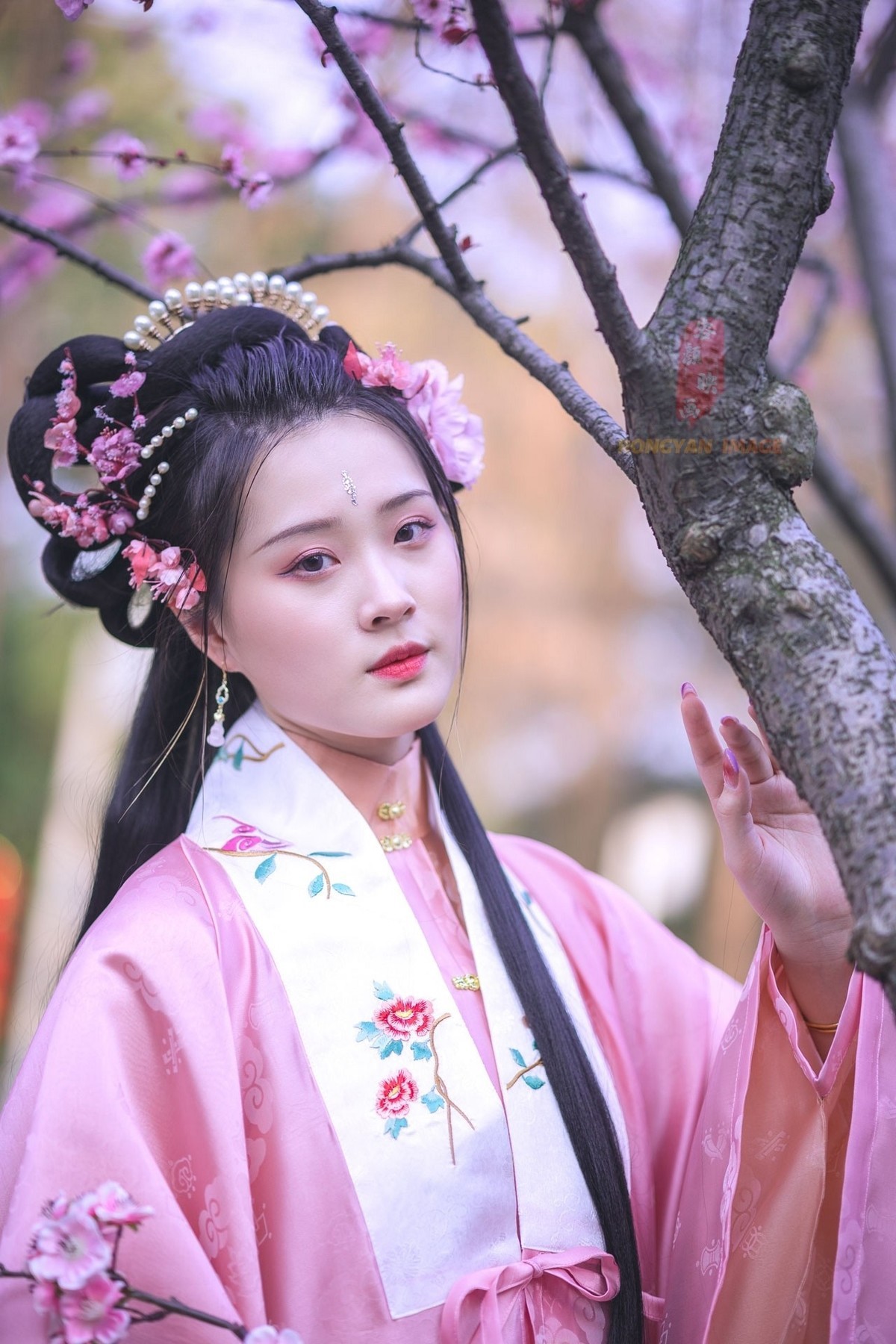 EOS R6+永诺RF 85 1.8 拍的汉服小姐姐