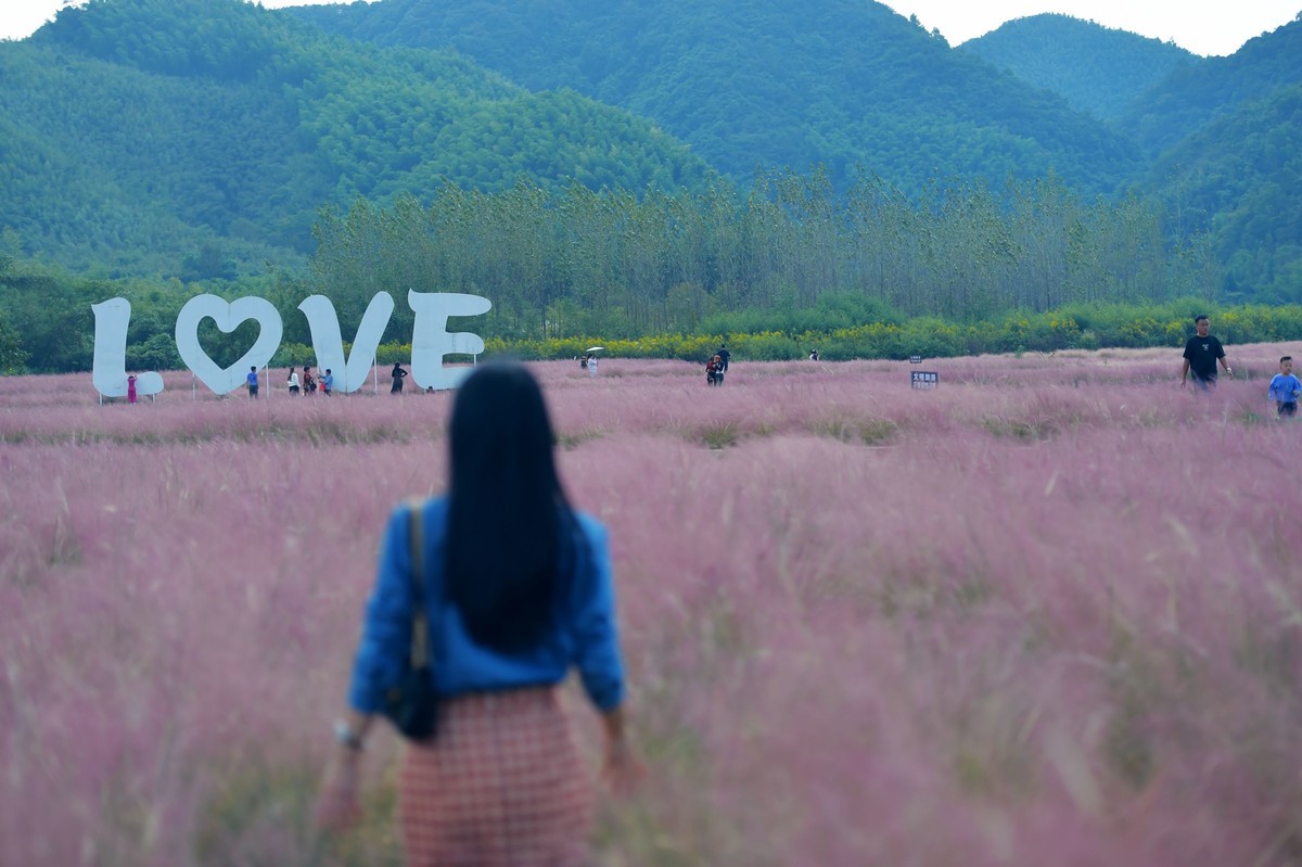 致自己之六：中年少女也可以在皖南的粉黛里风情万种！70-200原片直出