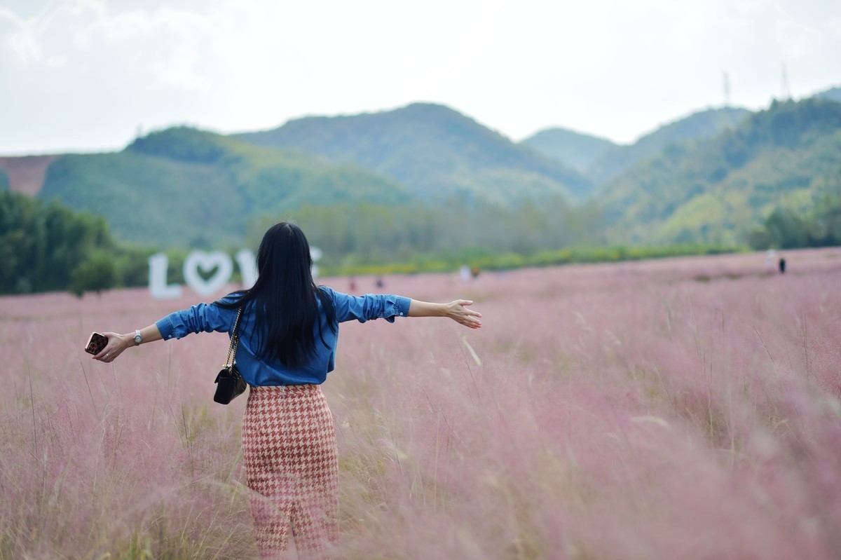 致自己之六：中年少女也可以在皖南的粉黛里风情万种！70-200原片直出