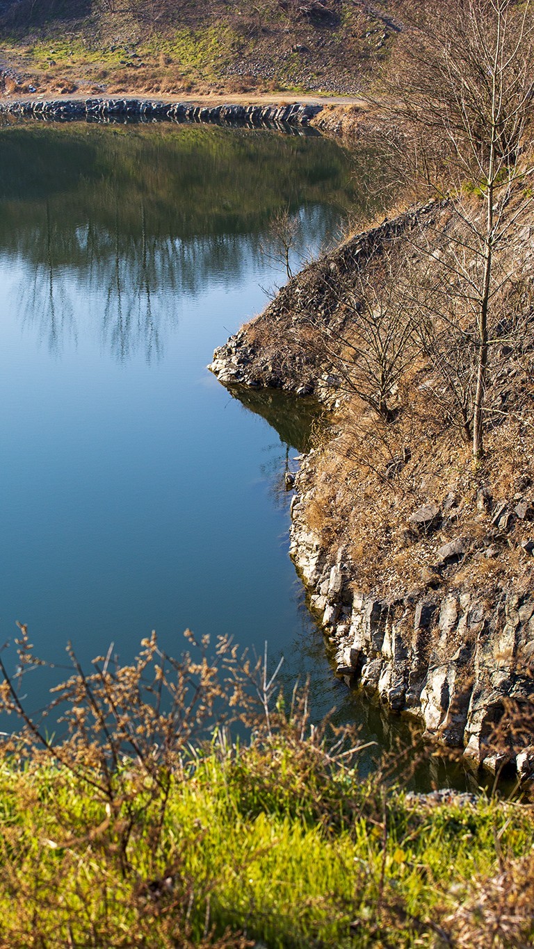 南京六。合西阳山矿坑石柱林
