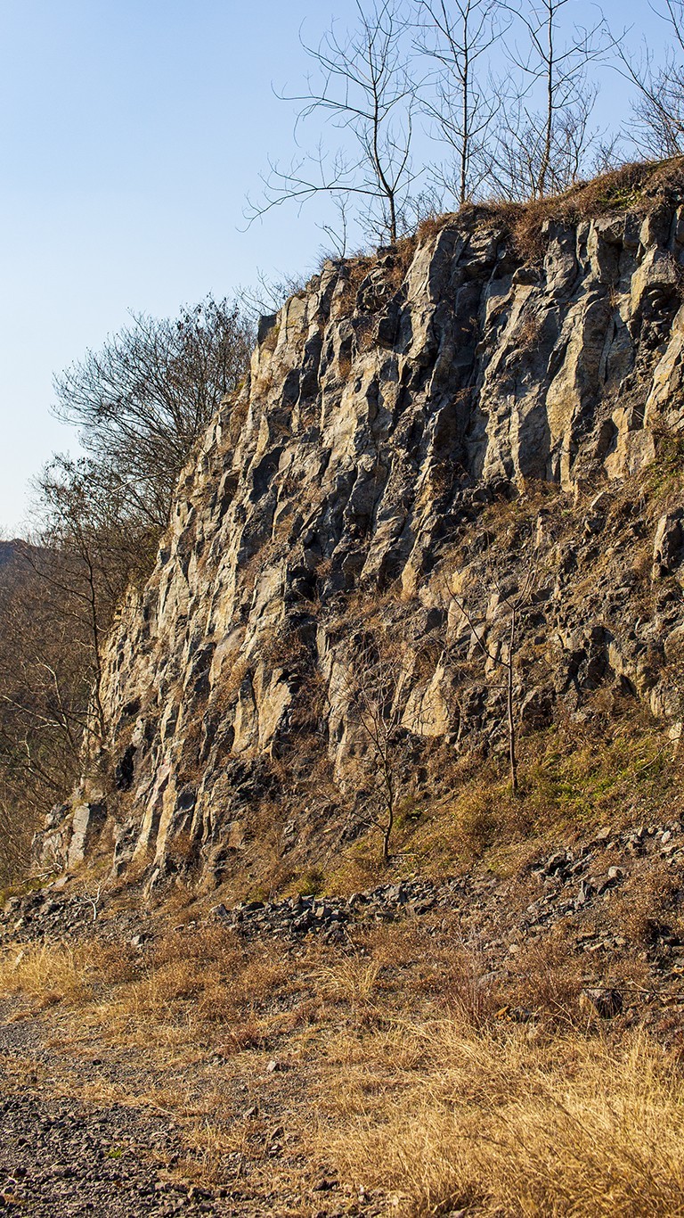 南京六。合西阳山矿坑石柱林
