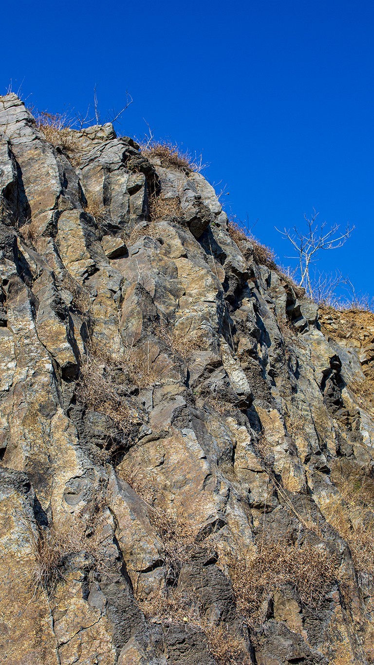 南京六。合西阳山矿坑石柱林