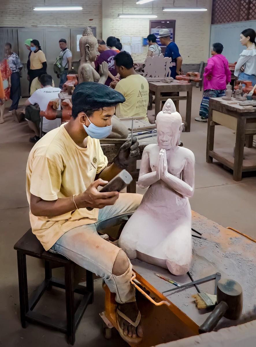 外国风情（34）-----柬埔寨特种技校（失语）的学生们