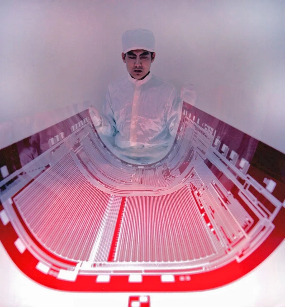 50年前，他用影像记载了我国第一座芯片制造厂的兴衰。