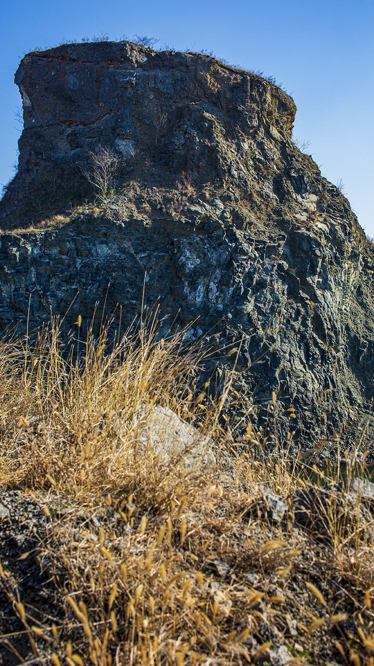 南京六。合西阳山矿坑石柱林