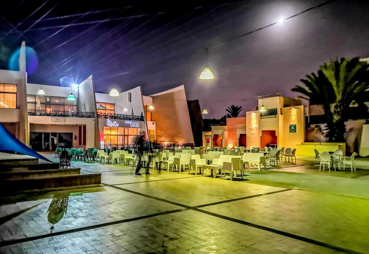 携“阿加迪尔随拍”-- 祝师友兔年吉祥，健康平安！！！