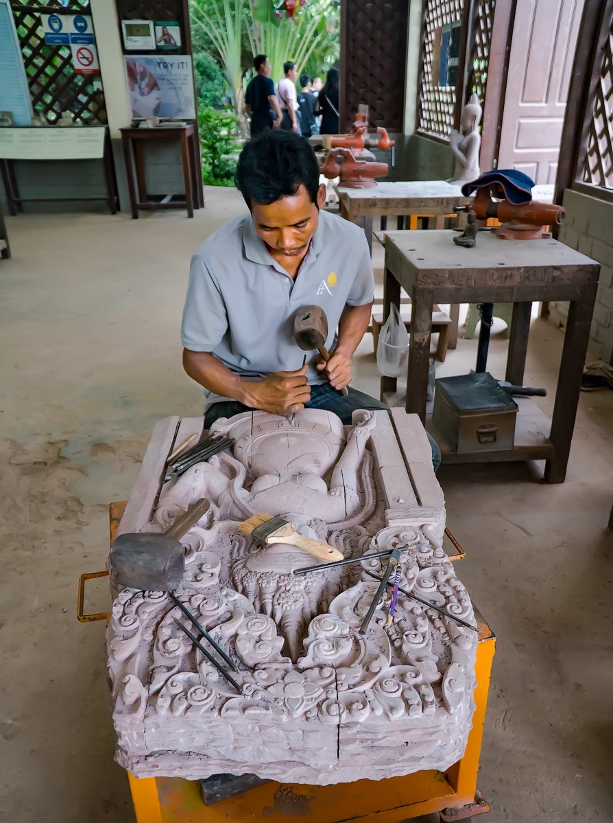 外国风情（34）-----柬埔寨特种技校（失语）的学生们