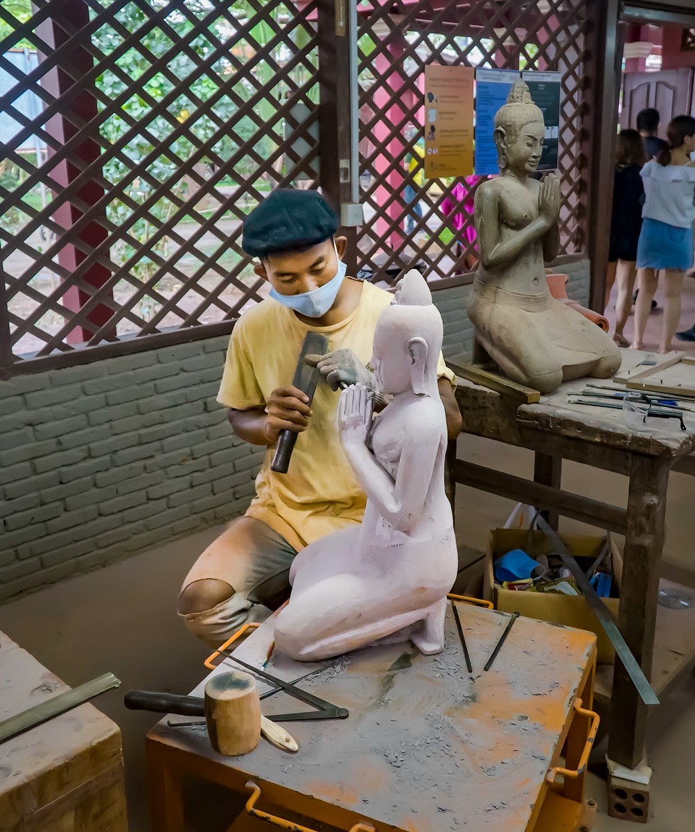 外国风情（34）-----柬埔寨特种技校（失语）的学生们