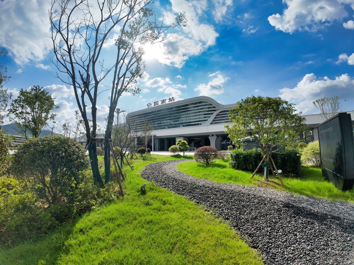 安徽实现县县通高铁，皖南宁国市高铁于10月11日正式通车！（大疆ACT4拍摄）