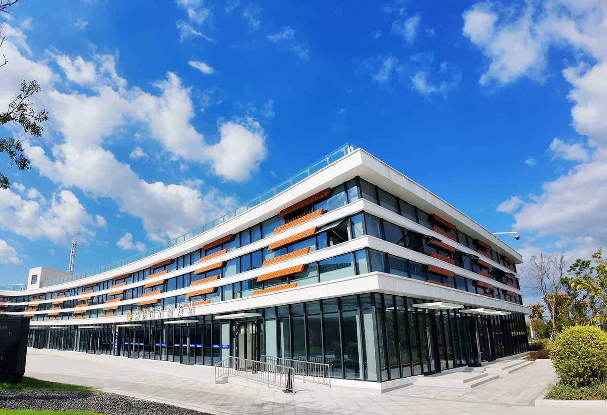 安徽实现县县通高铁，皖南宁国市高铁于10月11日正式通车！（大疆ACT4拍摄）