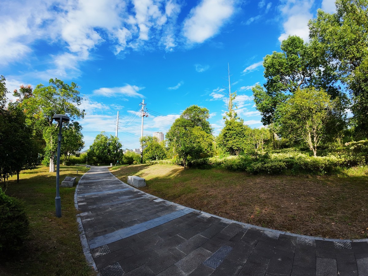 安徽实现县县通高铁，皖南宁国市高铁于10月11日正式通车！（大疆ACT4拍摄）