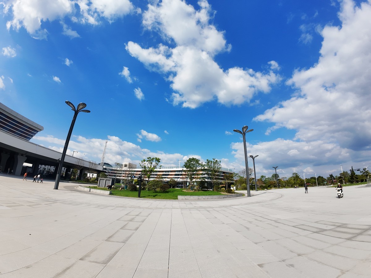 安徽实现县县通高铁，皖南宁国市高铁于10月11日正式通车！（大疆ACT4拍摄）