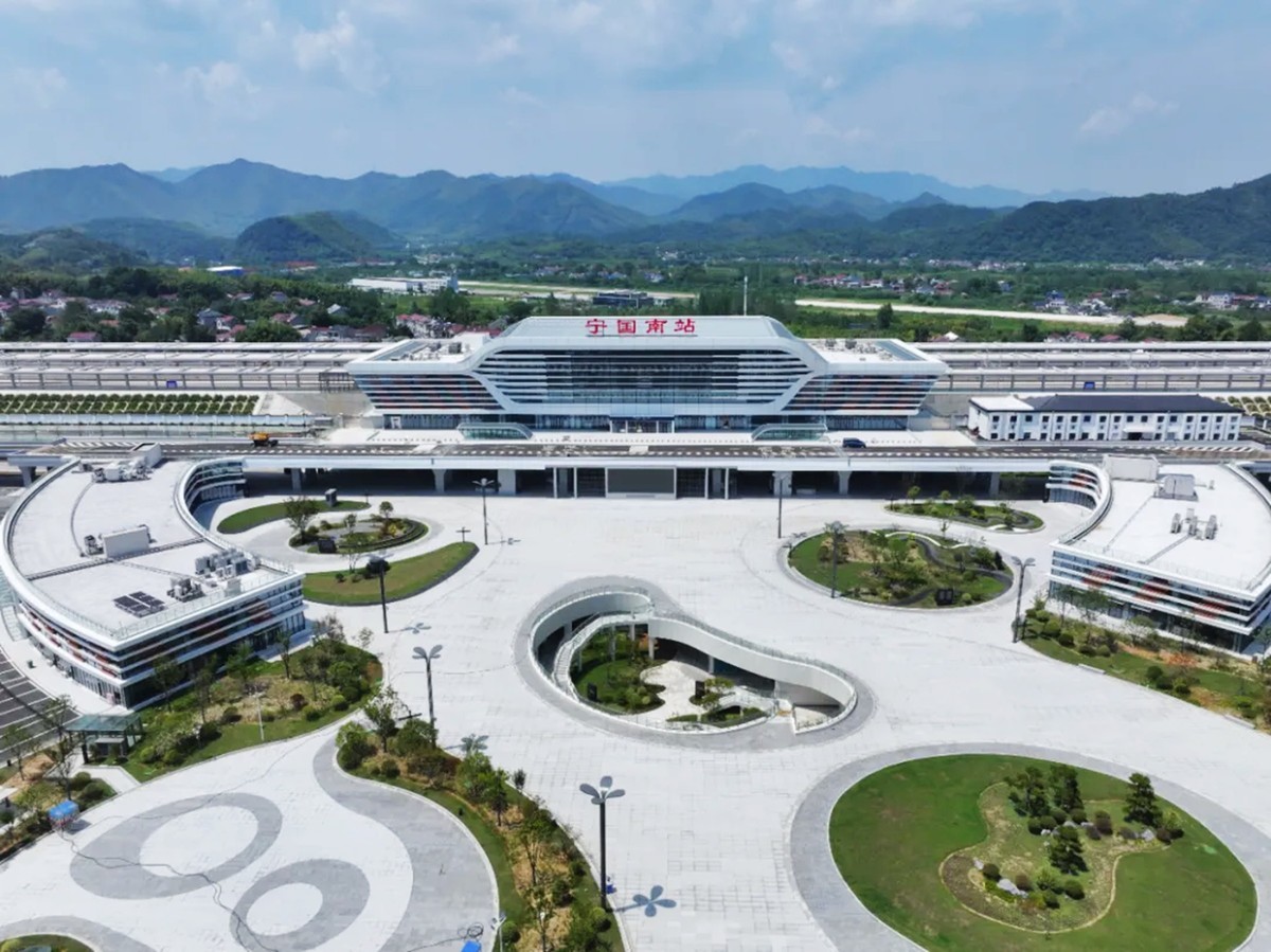 安徽实现县县通高铁，皖南宁国市高铁于10月11日正式通车！（大疆ACT4拍摄）