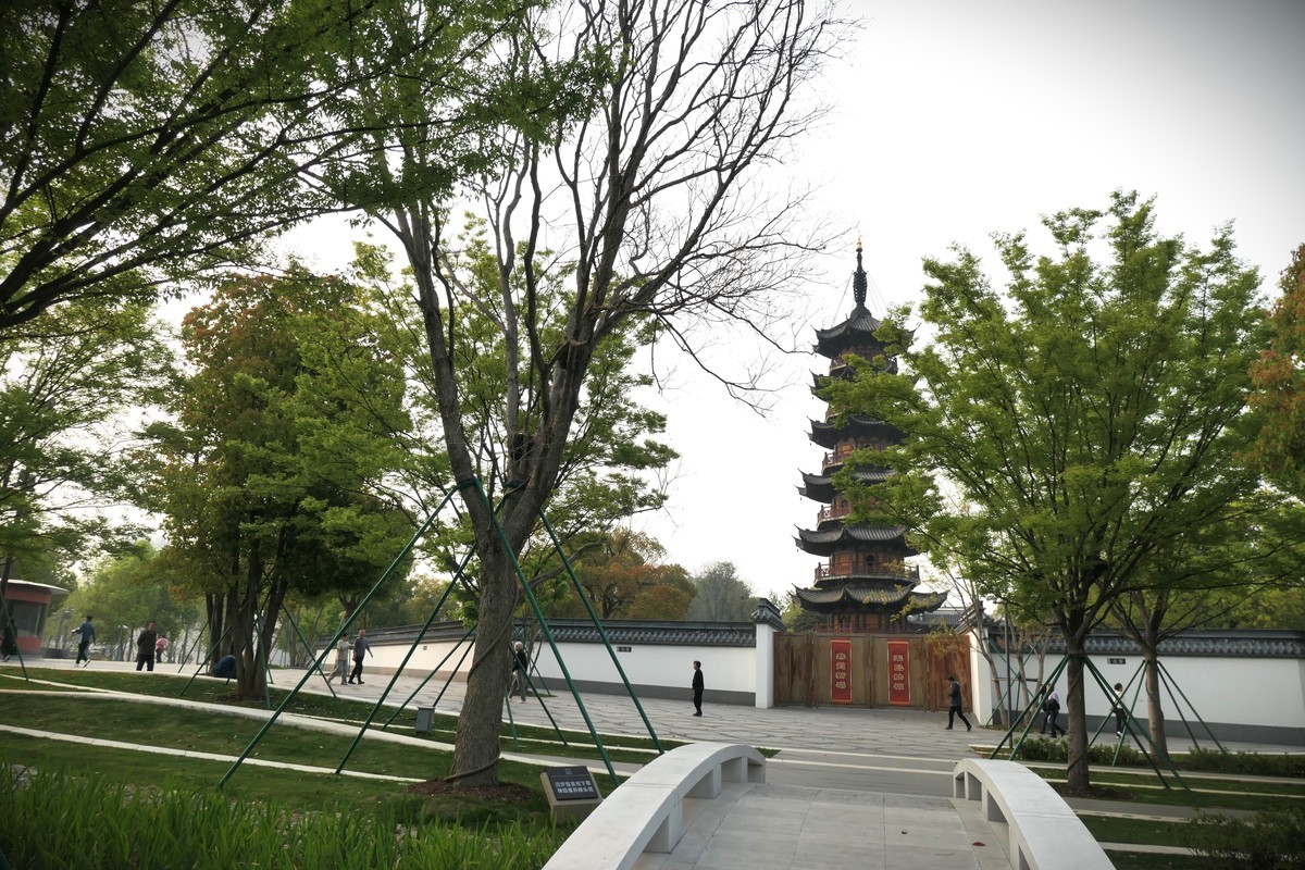 【上海龙华宝塔】——摄于上海龙华寺