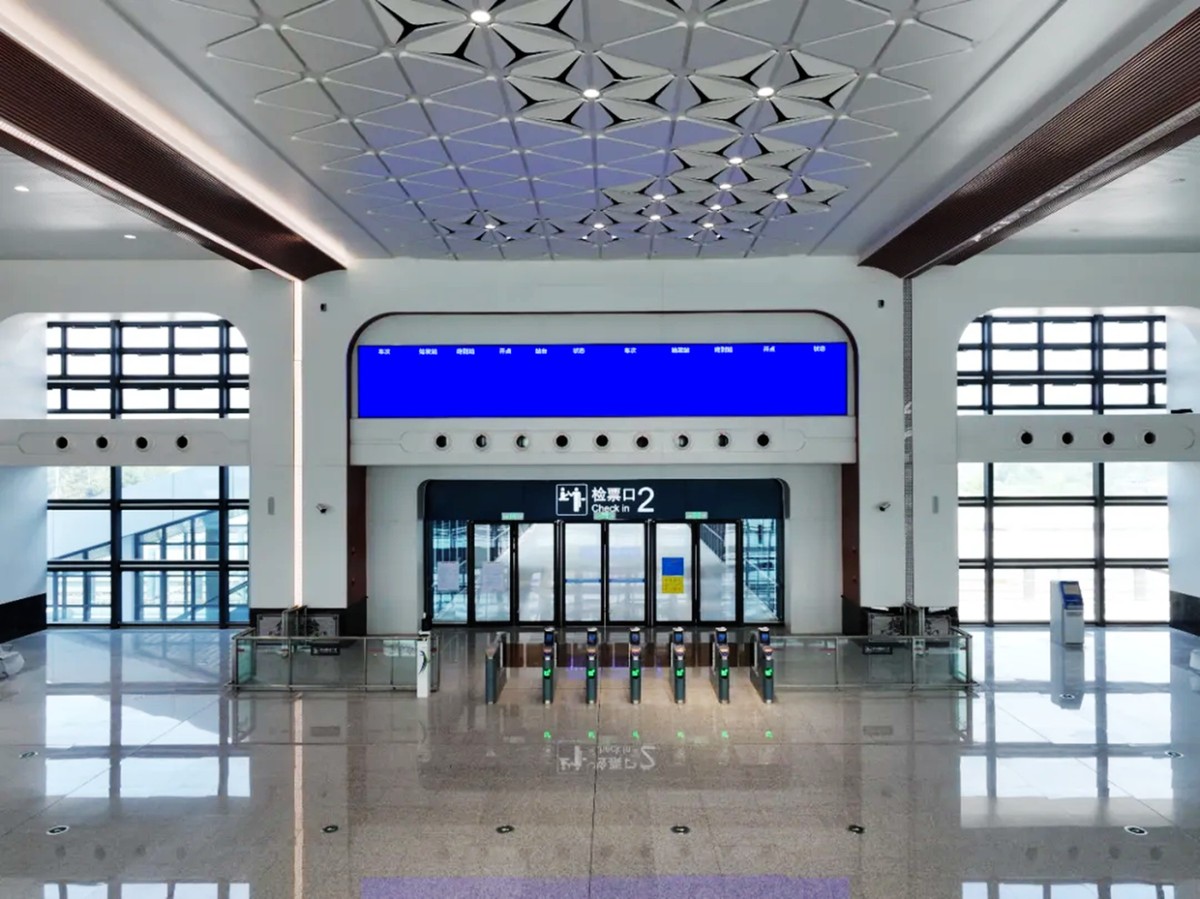 安徽实现县县通高铁，皖南宁国市高铁于10月11日正式通车！（大疆ACT4拍摄）