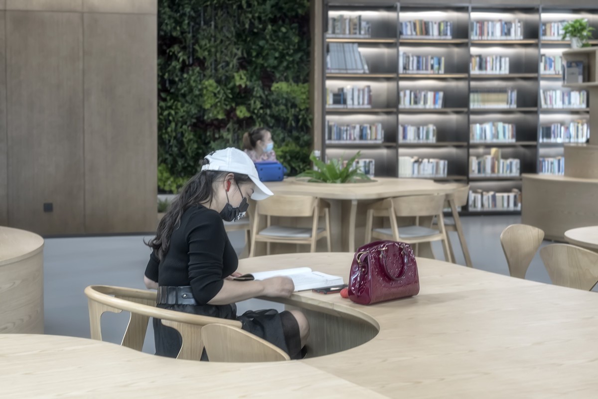 书山有路 · 天府人文艺术图书馆