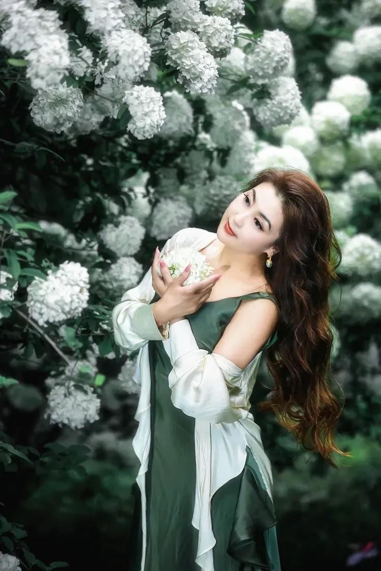 绣球花与美女--紫凤公园12