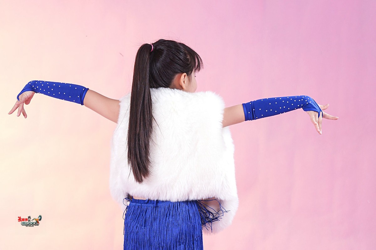 【可爱的小女孩】 ---莎莎