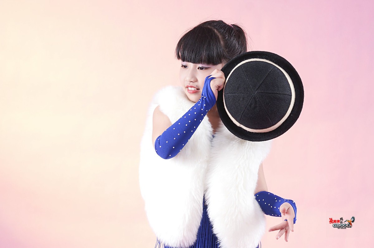 【可爱的小女孩】 ---莎莎