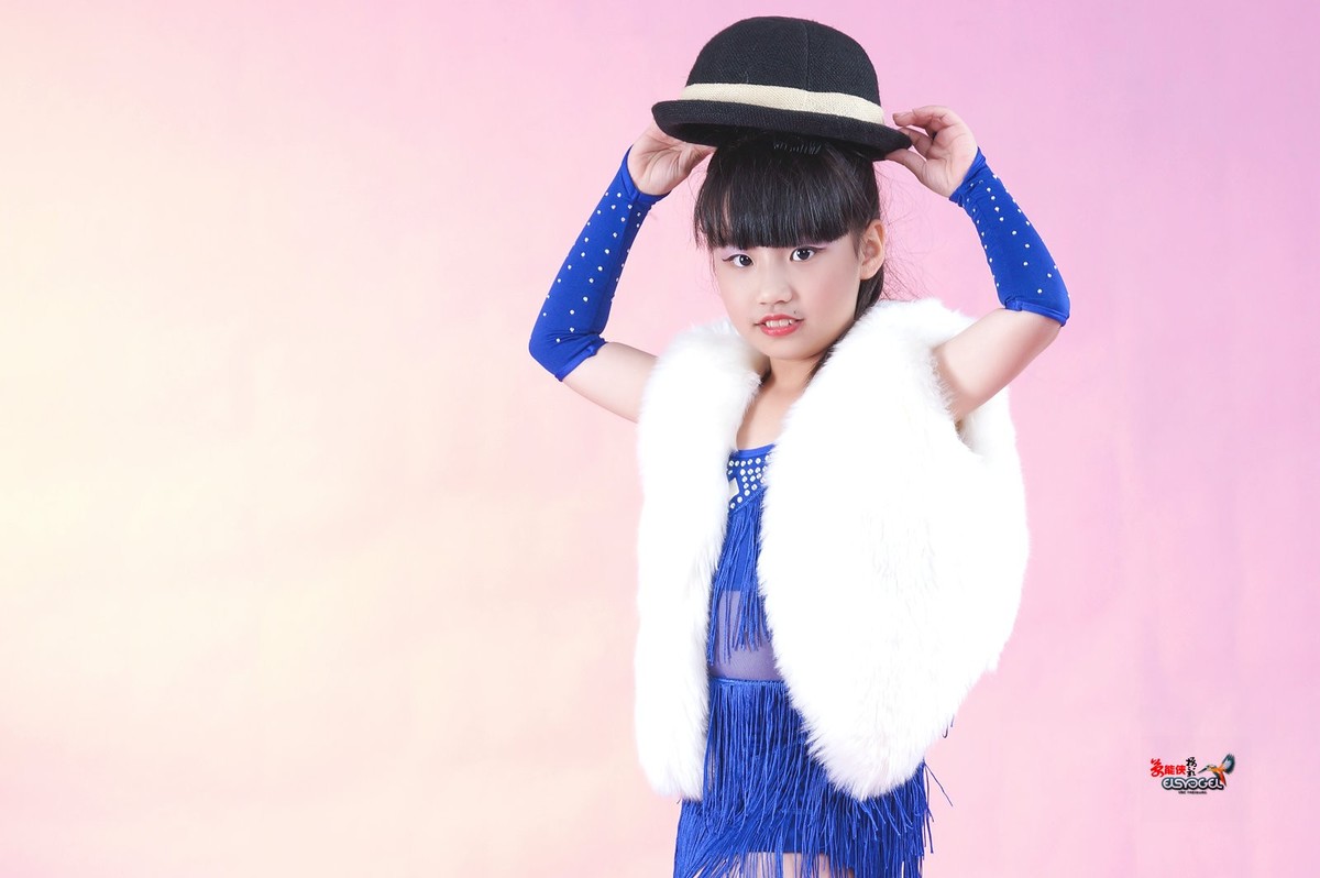 【可爱的小女孩】 ---莎莎