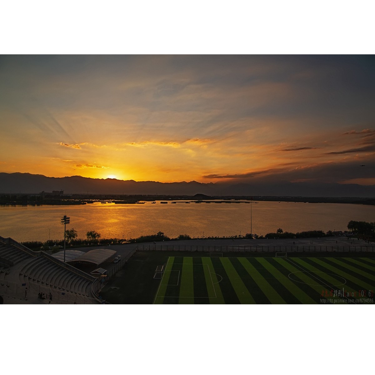 傍晚的银川览山公园