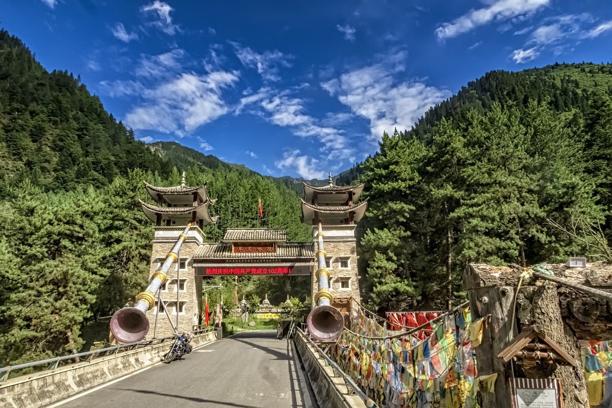 川西黑水 · 羊茸哈德藏寨