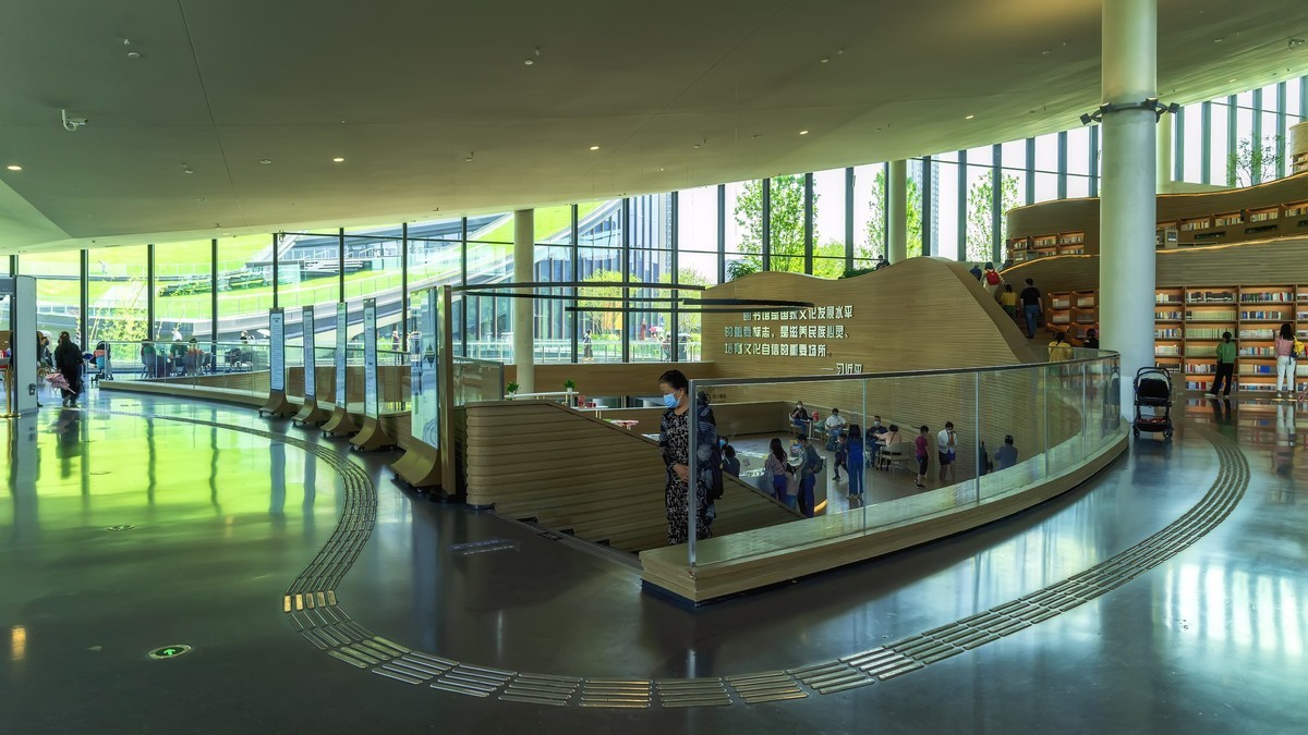 书山有路 · 天府人文艺术图书馆