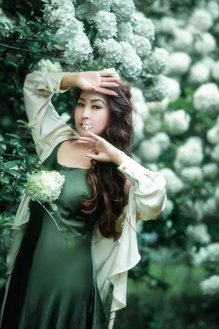 绣球花与美女--紫凤公园12