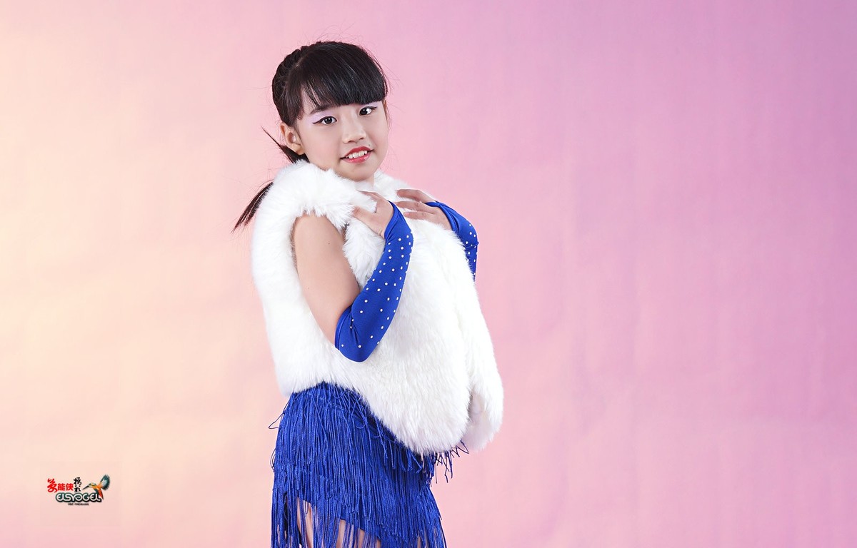 【可爱的小女孩】 ---莎莎