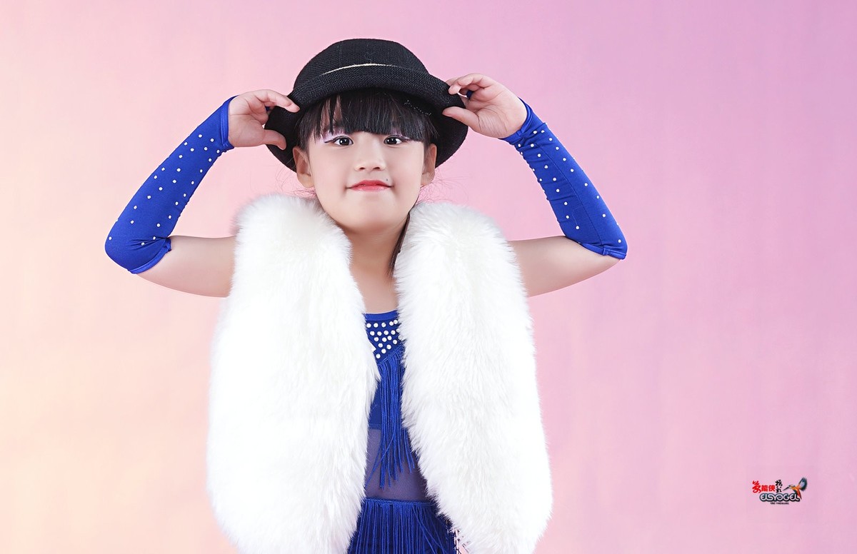 【可爱的小女孩】 ---莎莎