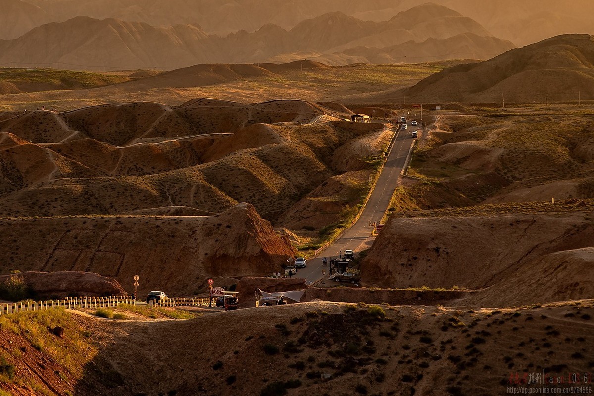 宁夏中卫“66号公路”周边夕照