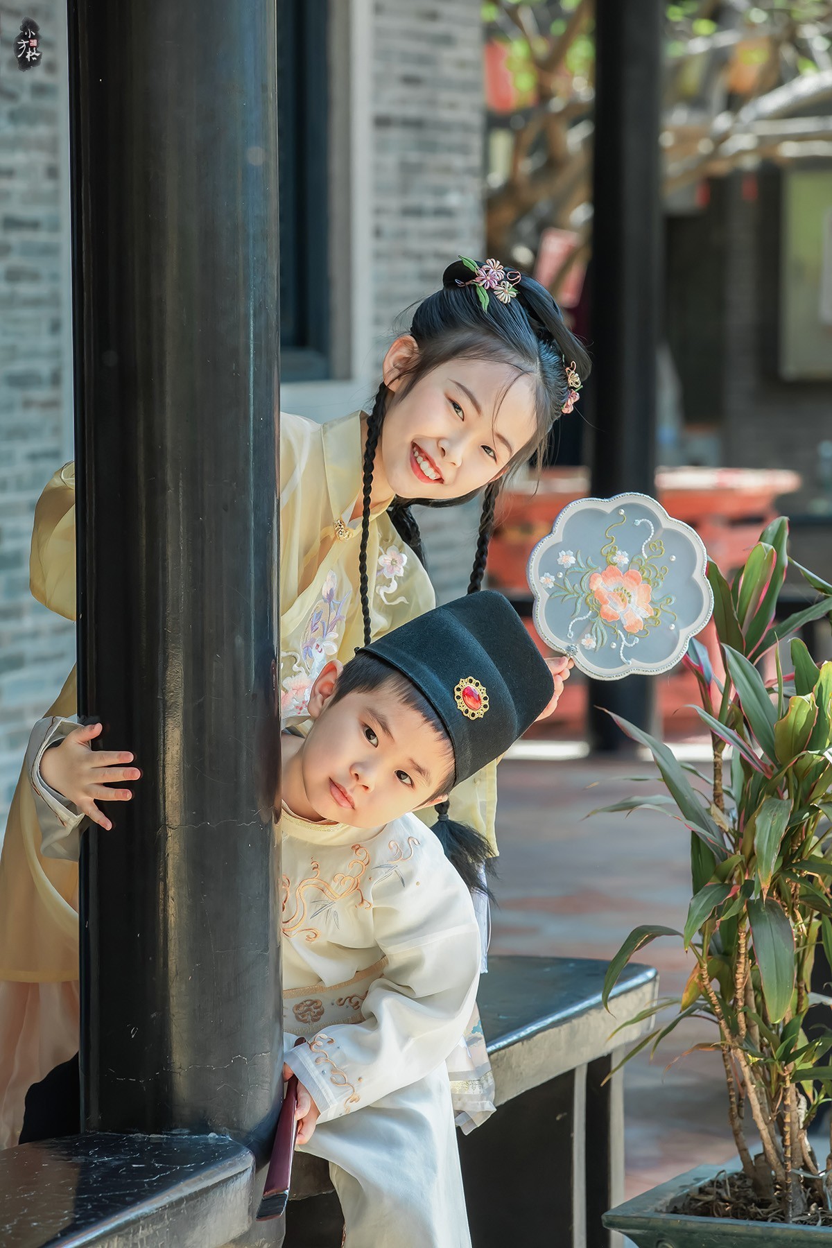 姐弟俩穿越回唐朝。