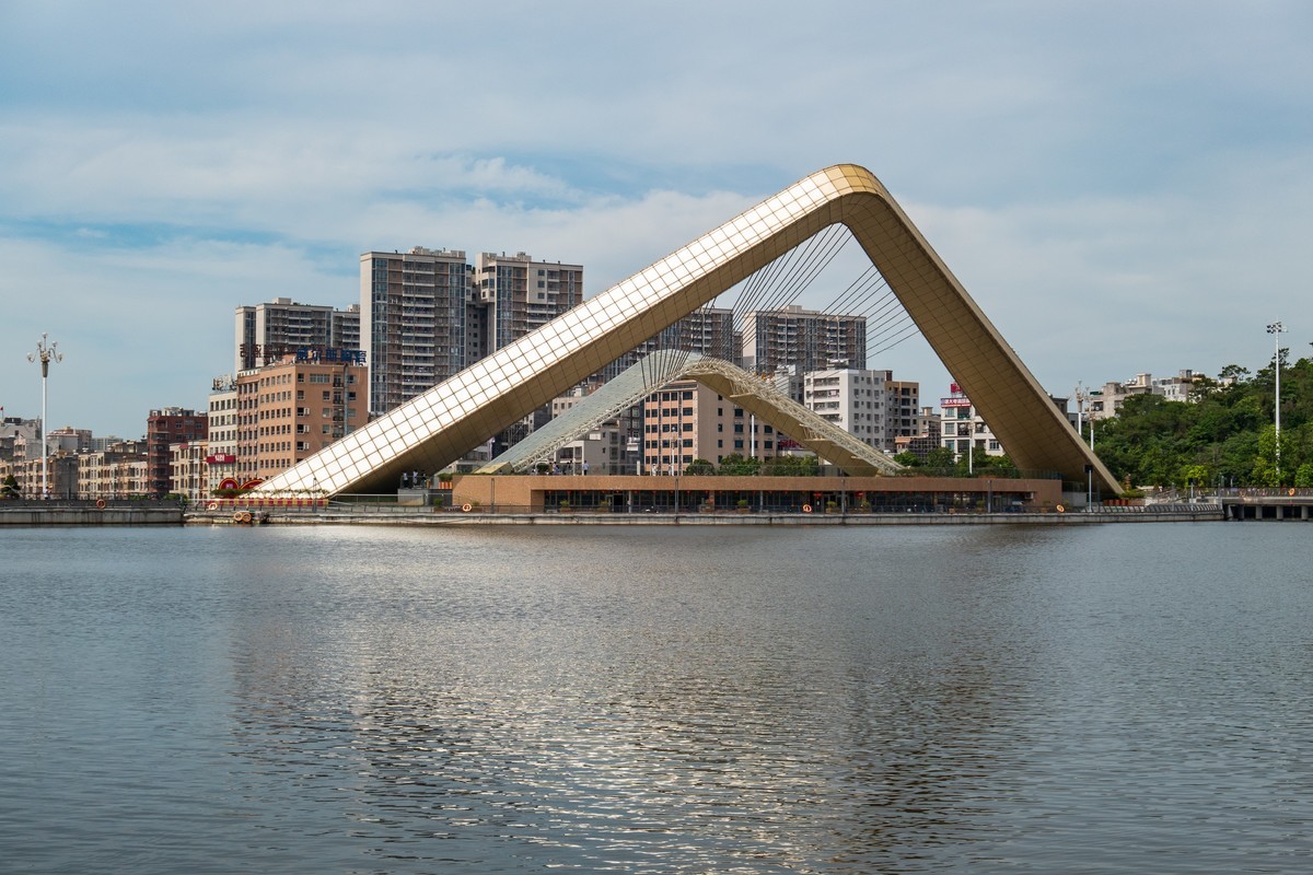 廉江樱花公园湖光景色