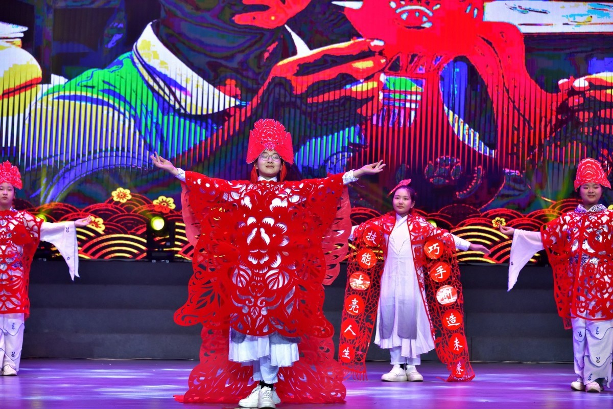 盂县第七届网络春晚（13）剪纸秀《技能点亮人生》