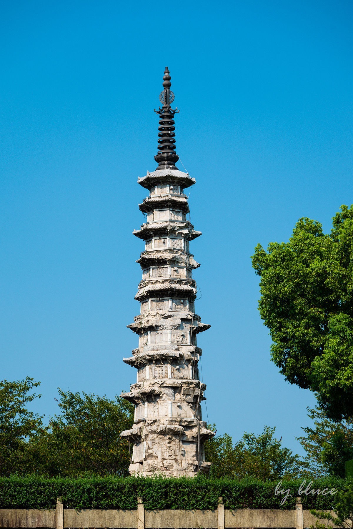 白塔公园《上》