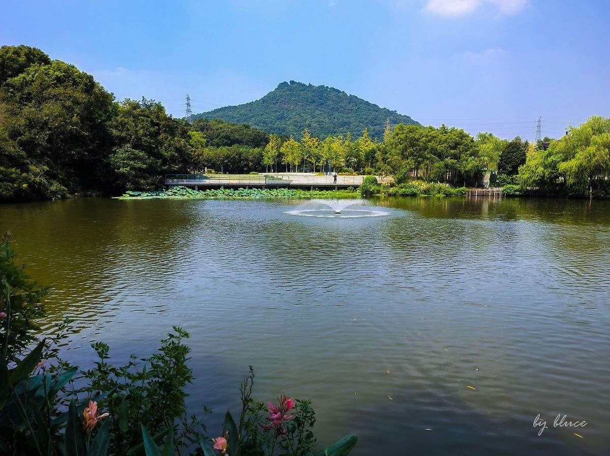 白塔公园《上》