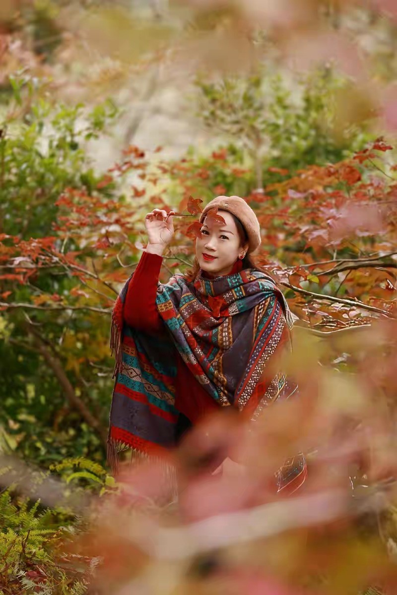 与紅枫相伴