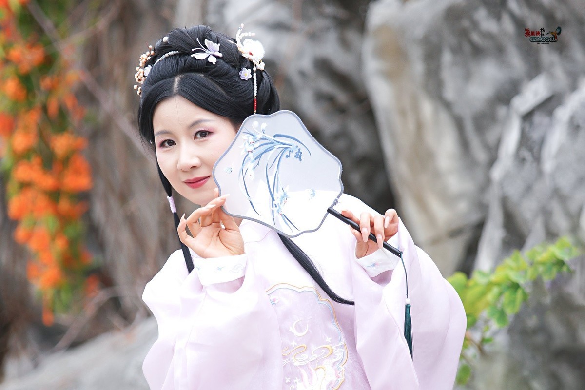 【古风小侍女】---婉灵