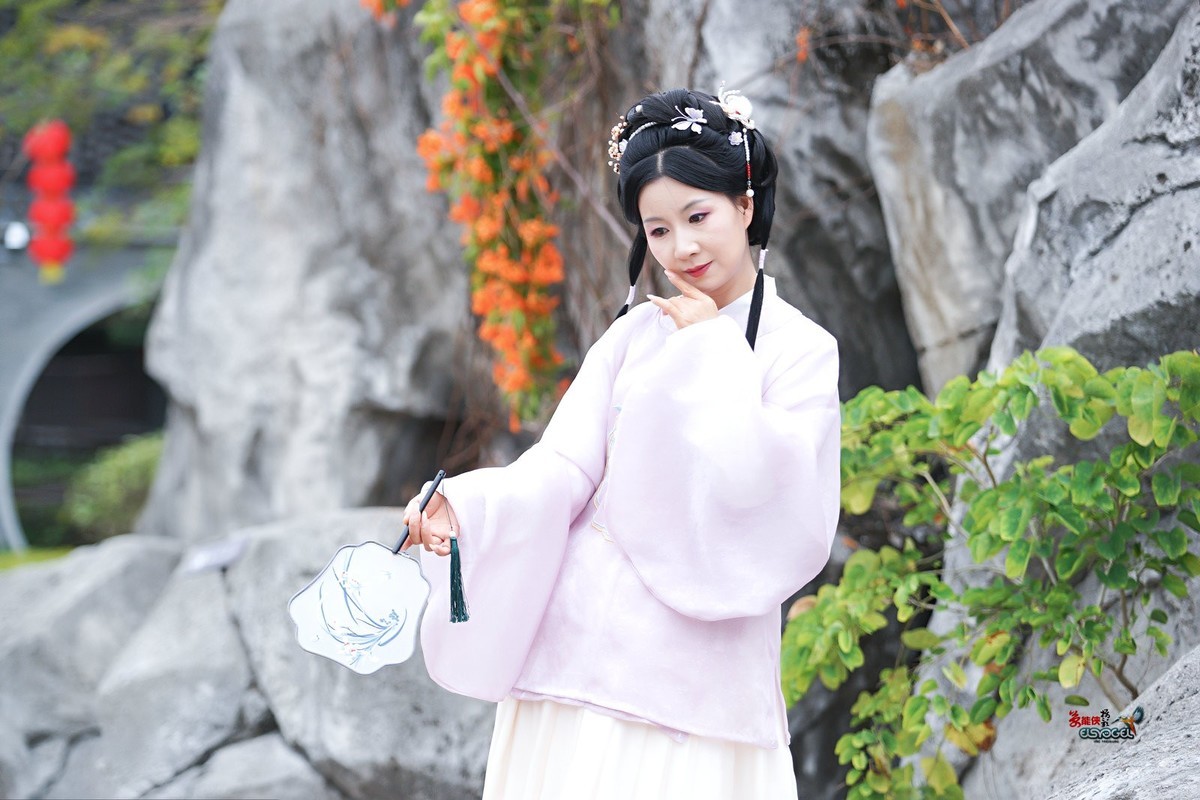 【古风小侍女】---婉灵