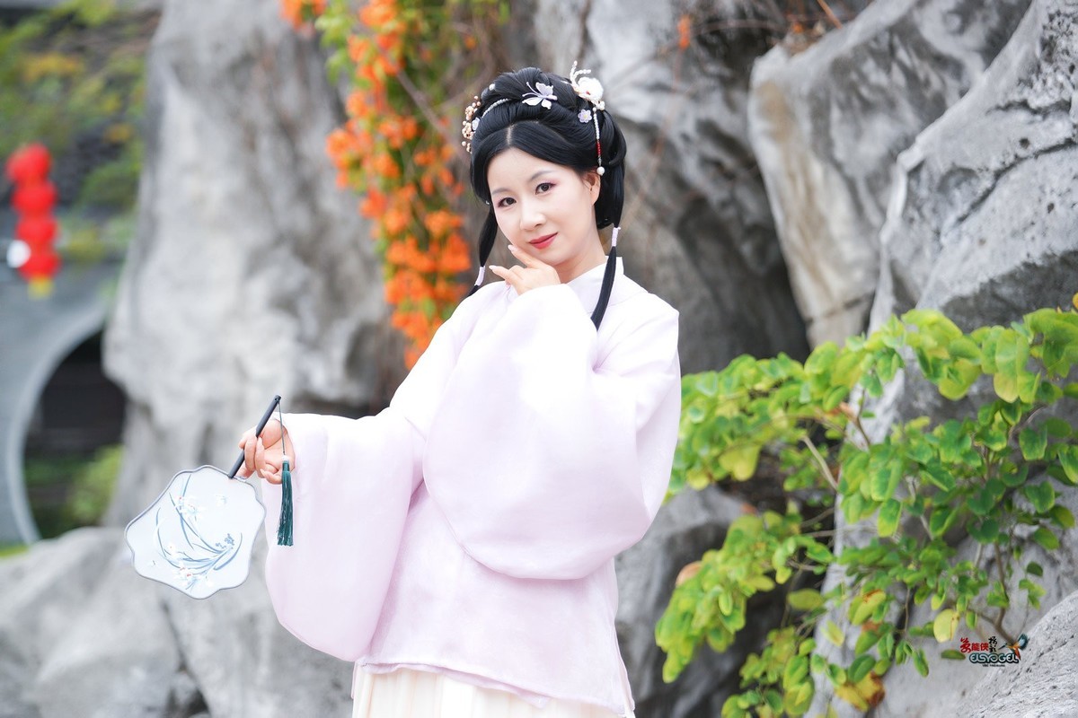 【古风小侍女】---婉灵