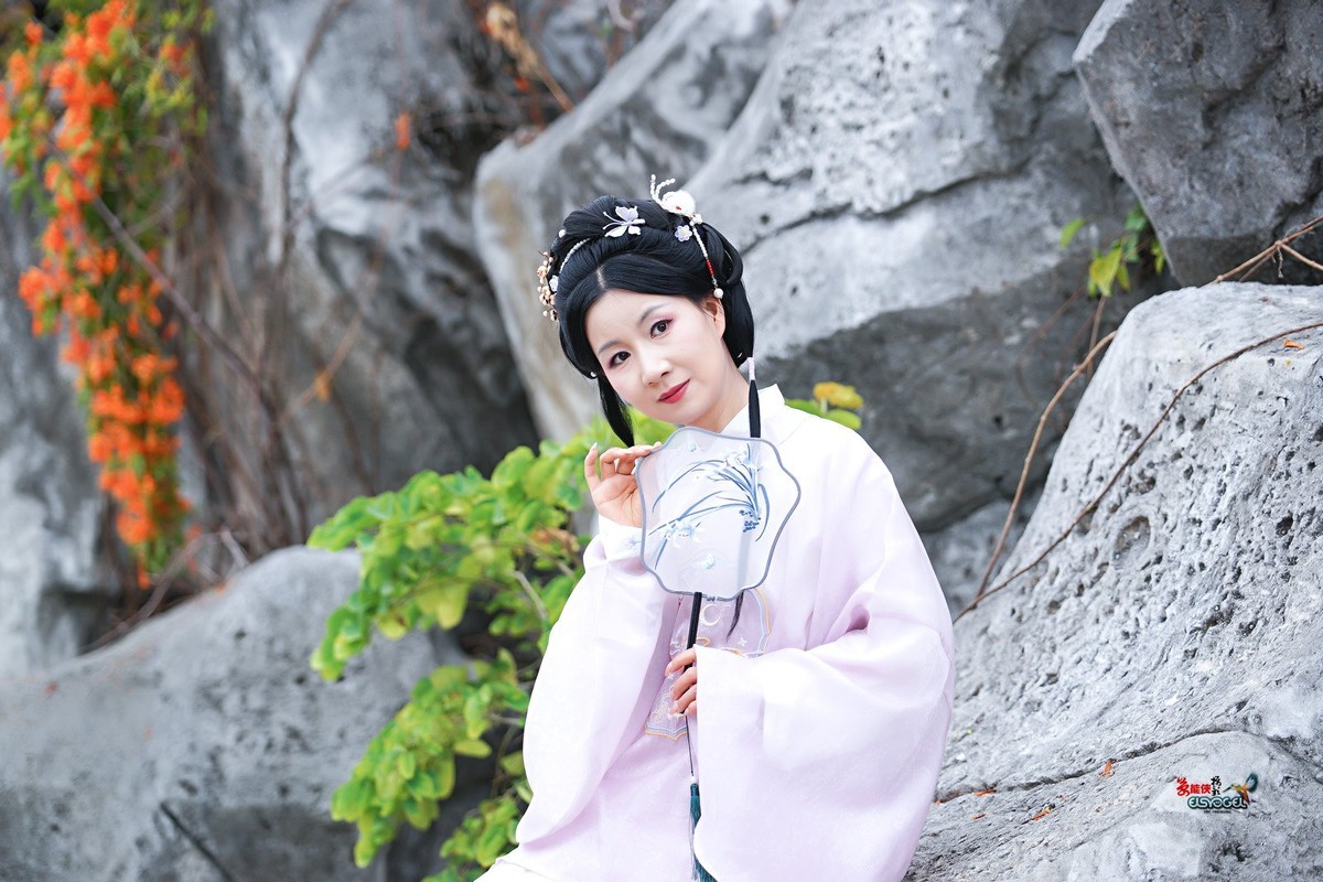 【古风小侍女】---婉灵