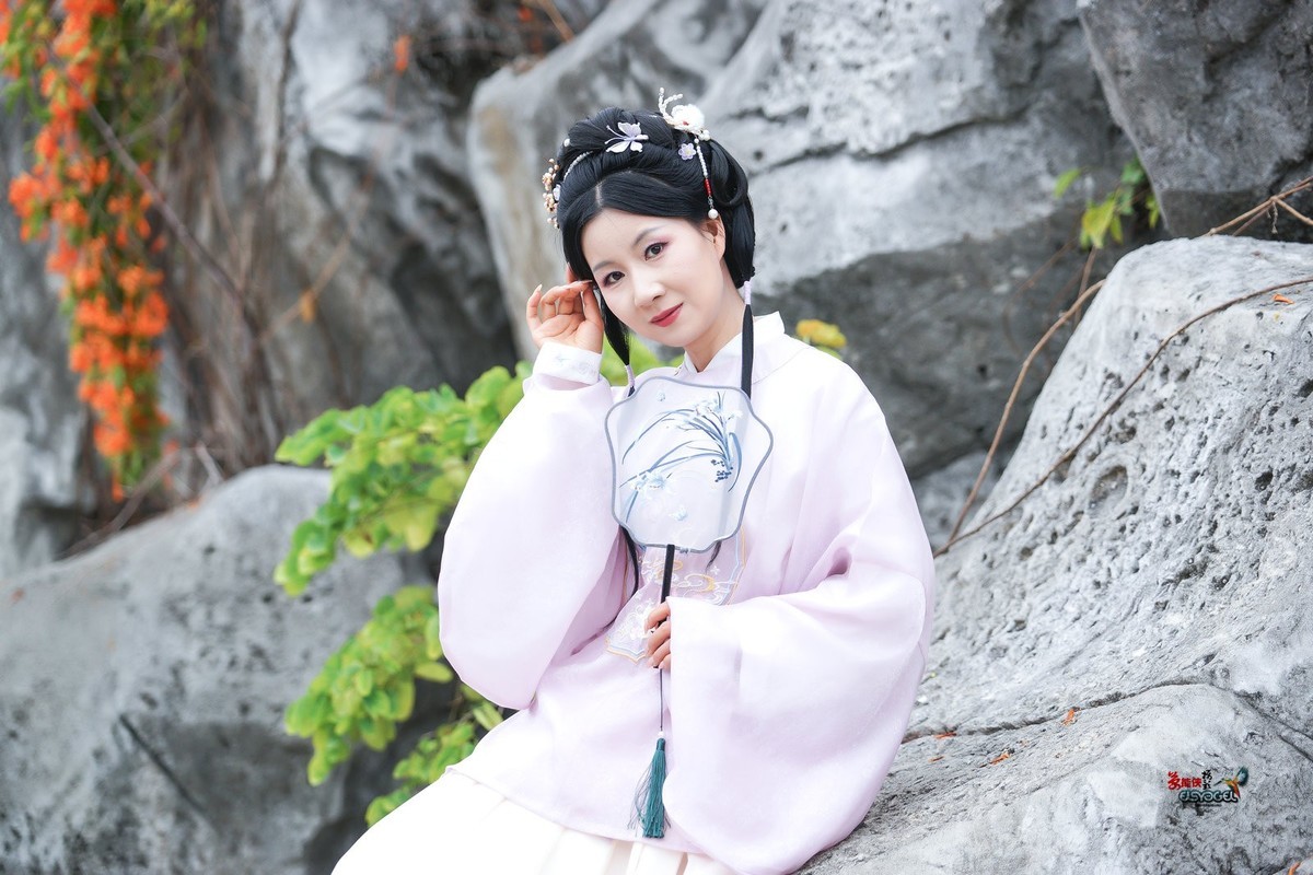 【古风小侍女】---婉灵