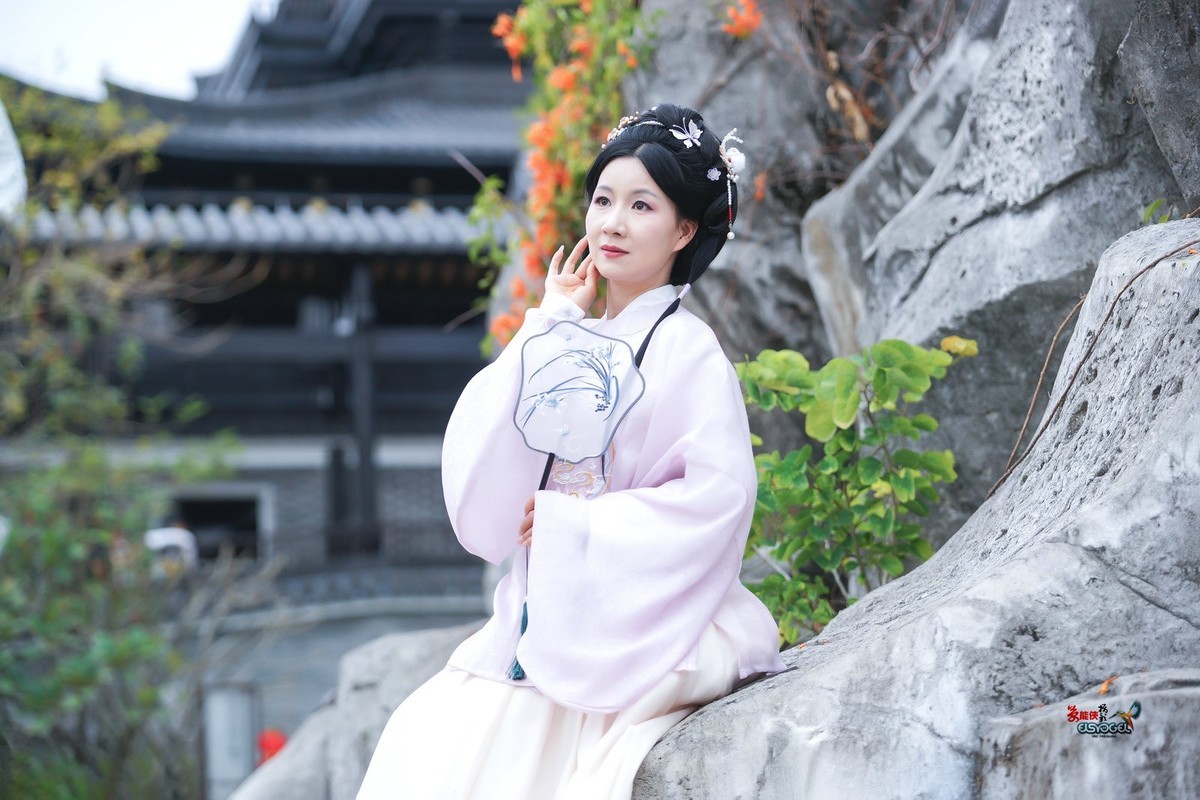 【古风小侍女】---婉灵